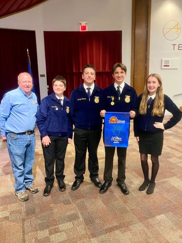 1st place greenhand quiz team: Wellston FFA