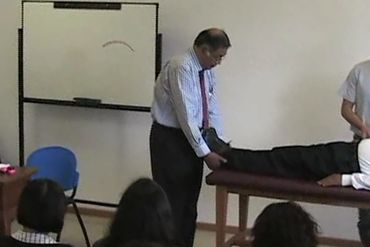 Dr. Goiz Duran scanning the body using bioenergetics