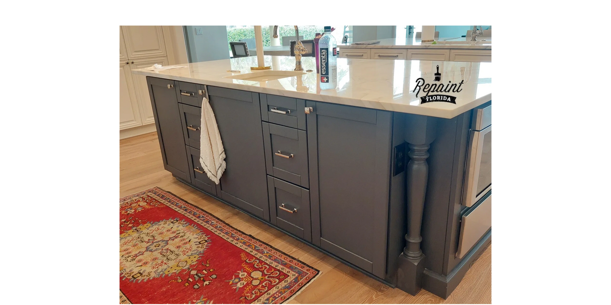 kitchen island painted Benjamin Moore Wrought Iron 2124-10