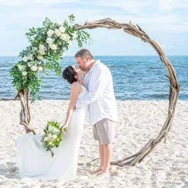 Driftwood arch rental for beach weddings. Ceremony rental Gulf Shores. Ceremony rental Orange Beach.