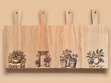 Tabla de charcutería grabada por We Laser Art con gráficos de Costa Del Sol