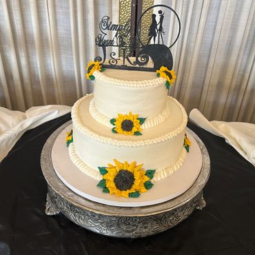 10” and 6” 2 layer cake with buttercream icings 