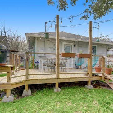 Heights bungalows sometimes have oversized lots that make outdoor entertaining a breeze!