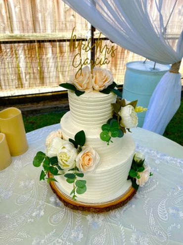 rustic cakes, roses, wedding cakes
