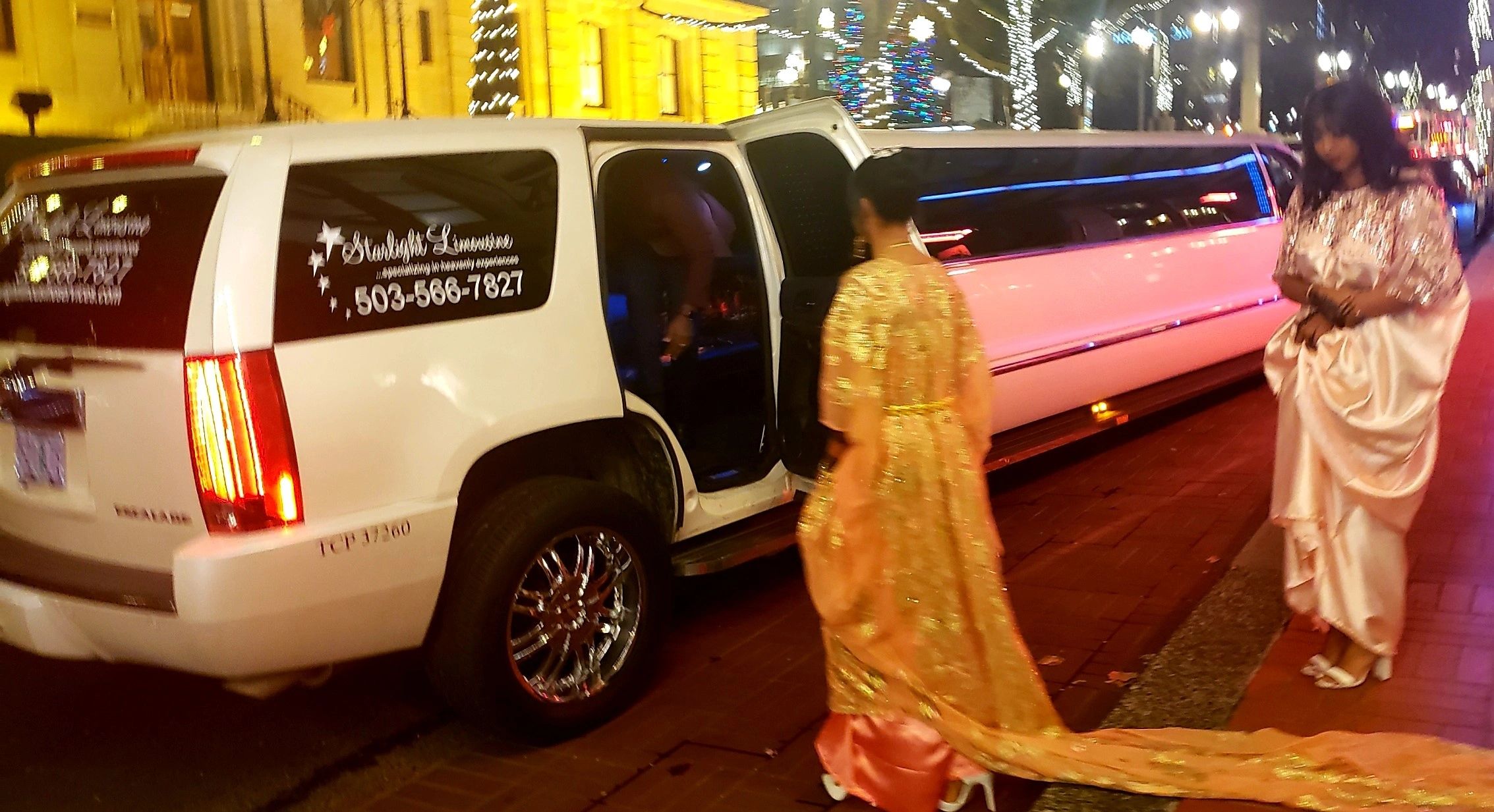 Cadillac Escalade 22 passengers , call us today to make your reservation (503)5667827