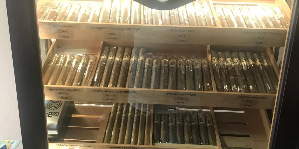 Diamonback Premium Cigars offer an experience of variety and Luxury in our hand rolled cigars.