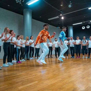 Shuffle dance kurzy v Bratislave pre úplných začiatočníkov