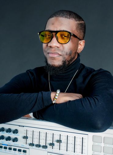 DJs, photo booths, staging, lighting, string ensembles and more.
516.224.3398