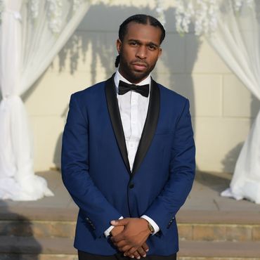 DJs, photo booths, staging, lighting, string ensembles and more.
516.224.3398