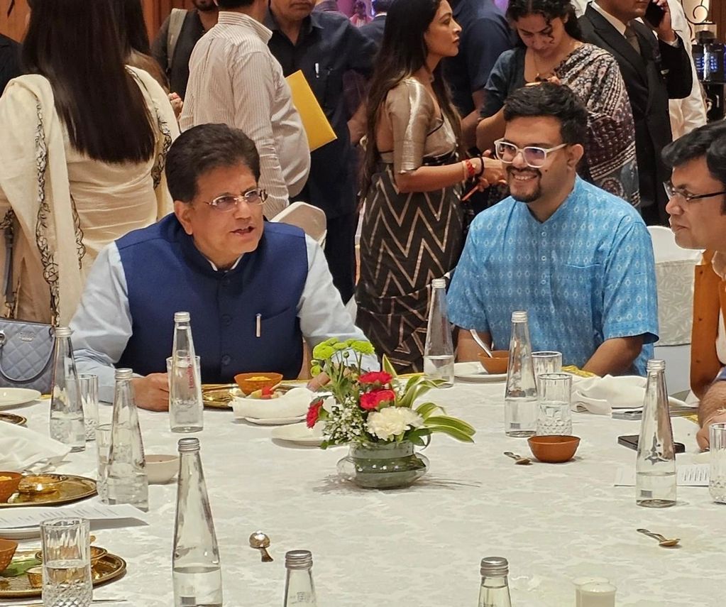 Vaibhav Pande with Sh. Piyush Goyal Ji (Minister of Commerce and Industry of India)