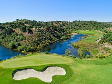 Golf holidays in the Algarve. Golf resort. Golf courses.