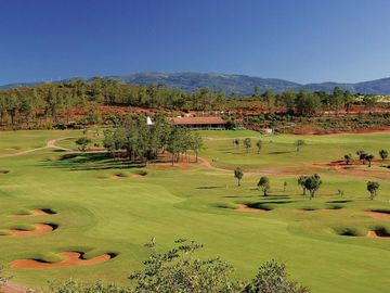 Golf holidays in the Algarve. Golf resort. Golf courses.