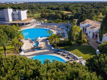 Golf holidays in the Algarve. Golf resort. Golf courses.