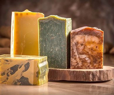 jabones artesanales
shampoo sólido
cursos de jabonería
gomitas medicinales
cursos de shampoo
cremas