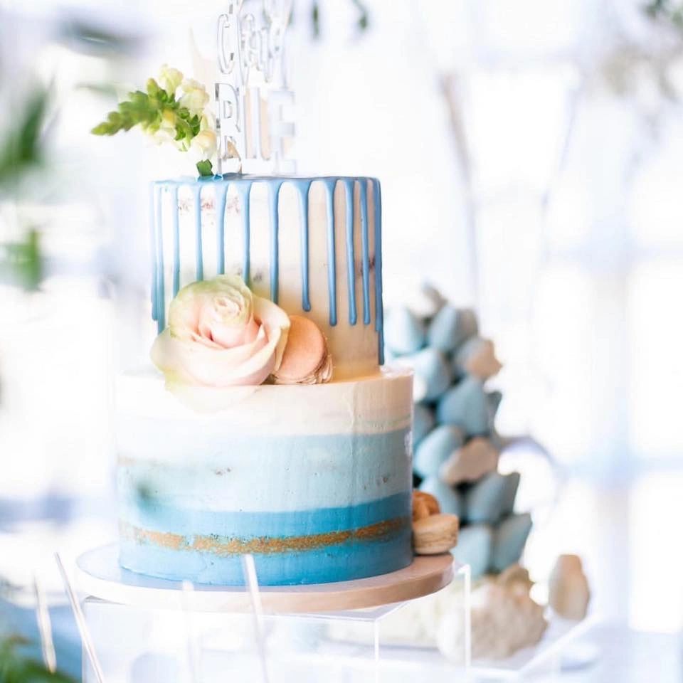 custom cake, baby shower cake, naked cake in shades of blue, 
