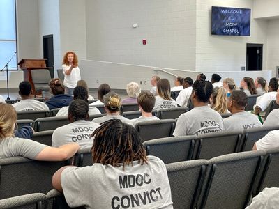 Kelly Master speaking in Chapel at Mississippi Correctional Facility