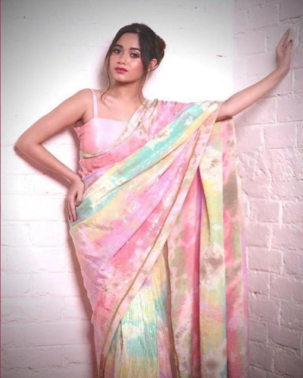 DESIGN TYPE-SAREE
FABRIC - TIE AND DYE WITH WATER SEQUENCE EFFECT.