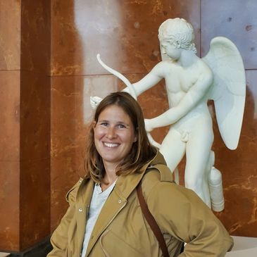 Flora private louvre guide in the Louvre's Torlonia collection