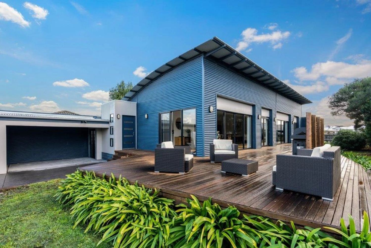 Inverloch house available all year round for short-term stay by families or small groups of couples