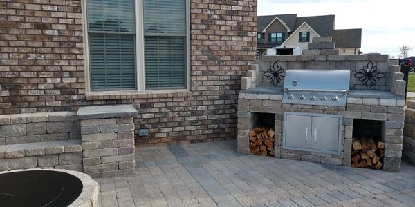 Outdoor Kitchen/Paver Patio combination.