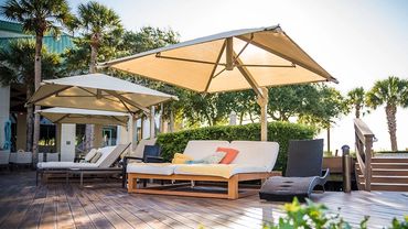 Steel frame cantilever shade umbrellas