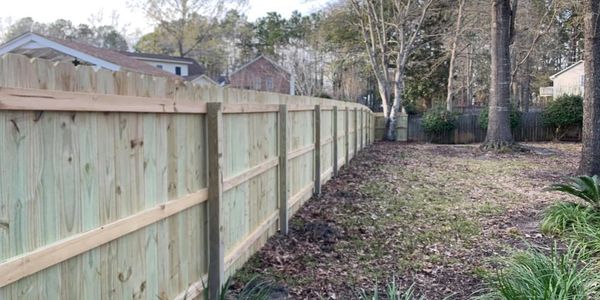 picket privacy fence