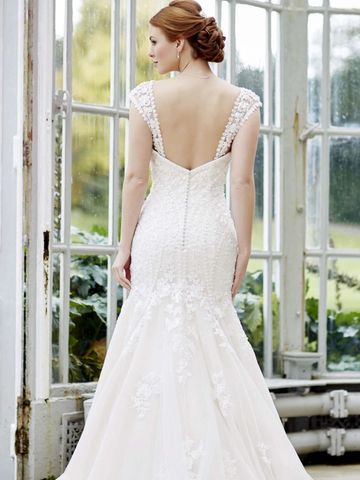 Ivory wedding dress