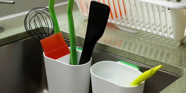 storage, sink, safety, cross contamination,  condo, apartment, tinyliving, dish rack, Kaddy, Kup