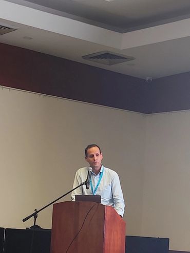 DR JUAN PABLO RUIZ 
VICEPRESIDENTE SCOPAH
RECONSTRUCCION DE PARED ABDOMINAL VS EVENTRORRAFIA, CUAL E