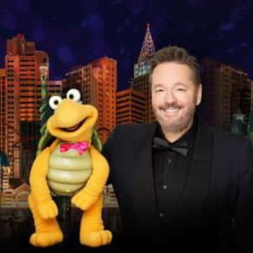 A photo of Terry Fator and his puppet show.
