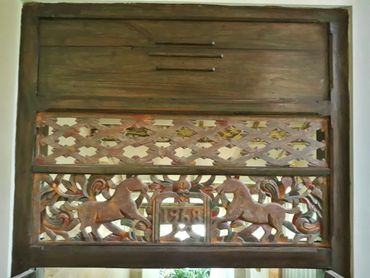 Deco, carving door villa river view.