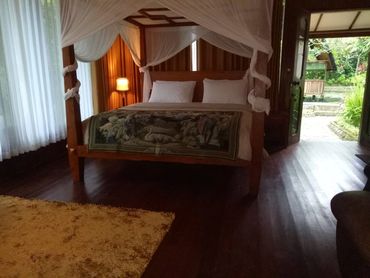 King size bed bungalow river view
