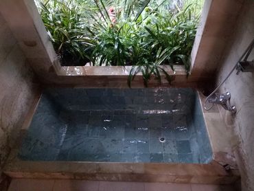 BATHROOM WITH 2 PERSONS STONE BATHTUB