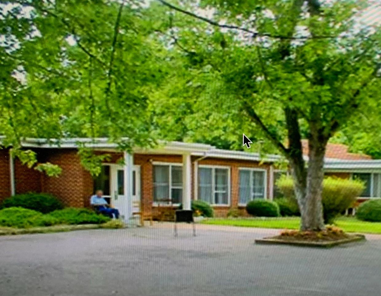 Lake James Lodge
Assisted Living Community
63 Lakeview Dr. North
Marion, NC 28752
828-652-3038