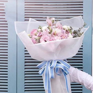 florals
floral bouquet
floral arrangements
flower arrangements
event decor
floral delivery
delivery
