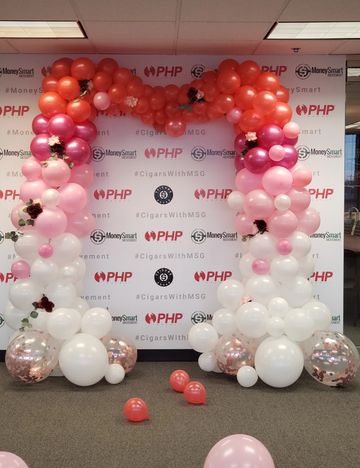 heart shape balloon garland. valentine's day balloon arch. sweetie's day balloon garland. proposal