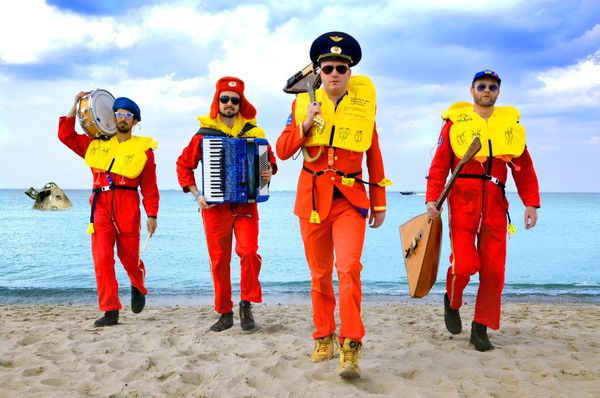 Cosmonautix sind gestrandet