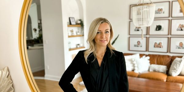 Professional Organizer specializing in home decluttering and home organization