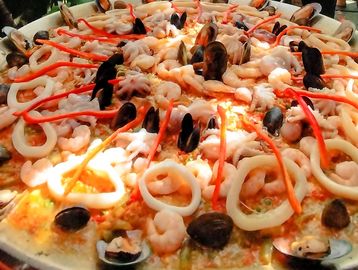 Paella marinera a domicilio. Paella de mariscos. Paella mixta especial. Paella a domicilio en Bogotá