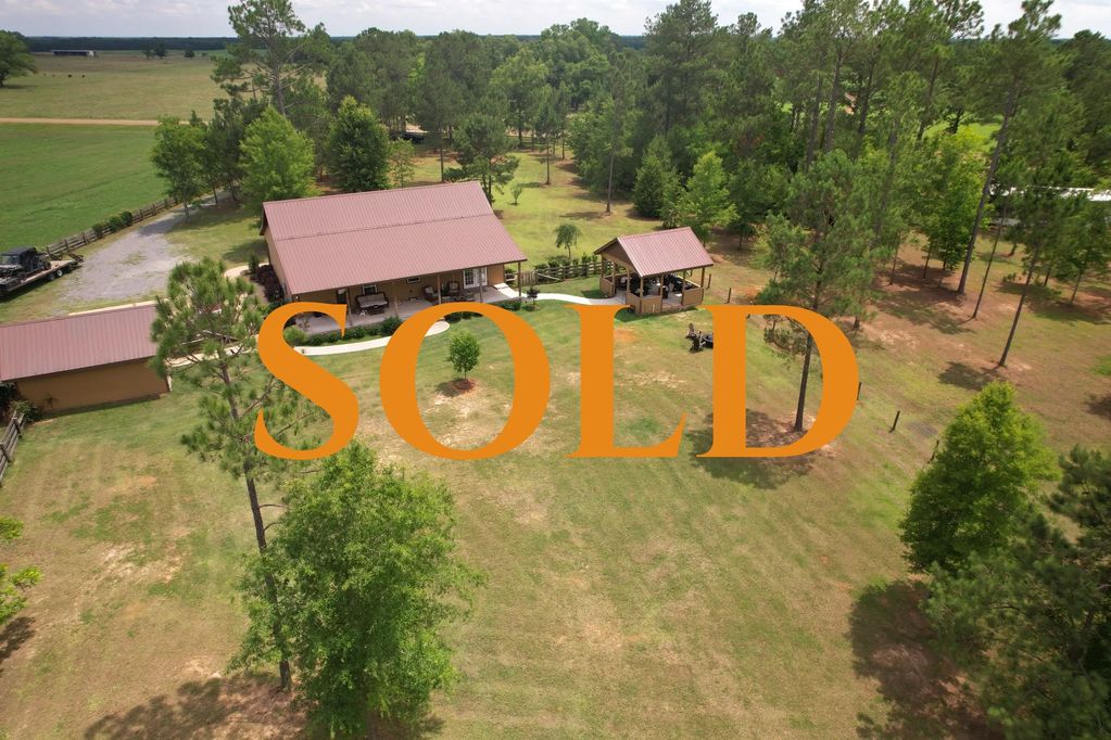 35.44 +/-ACRES CALHOUN CO- UNIQUE HOMESTEAD IN BUCK COUNTRY