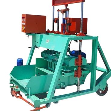 Hollow block making machine
