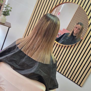The Hair Retreat provides 1:1 hair care tailored specifically to your needs.
