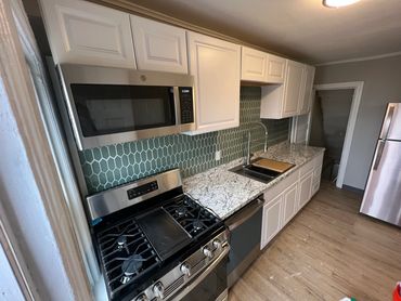 FULL KITCHEN REMODEL
CABIENT WORK
FLOORING
APPLIANCE INSTALLS
SINK INSTALL
BACKSPLASH