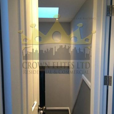 Painting all decorated hallway woodwork and walls, We Paint and decorate flat's / houses in i Interi