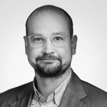 IT market consulting, vendor relationships and corporates IT solutions.