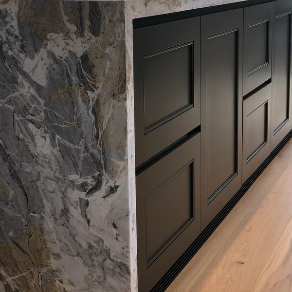 Detailing cabinetry.
Kitchen Island 
Quality stone 
Bespoke design