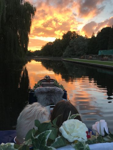 ⚜️ Abbey Punts Prosecco sunset DATE NIGHT STARTS FROM 5.30  yes it really does look as good as this.