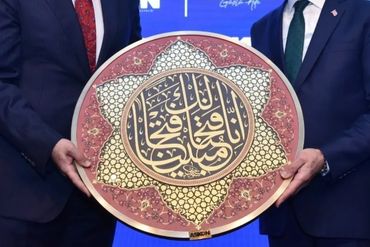 protokol hediyesi takdimi