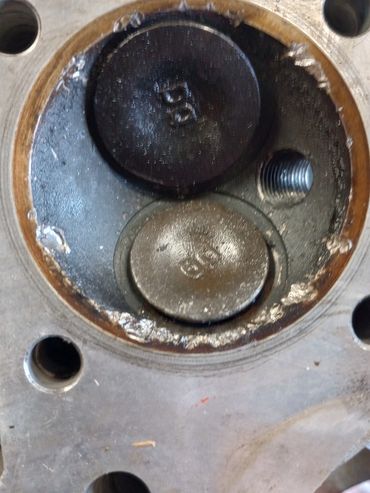 Damaged valves, from bad piston