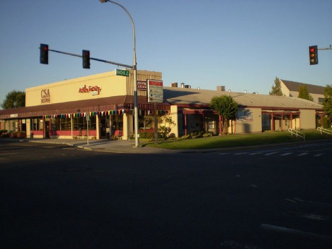 Office and retail space building by the hour or full time, downtown Richland WA. 
